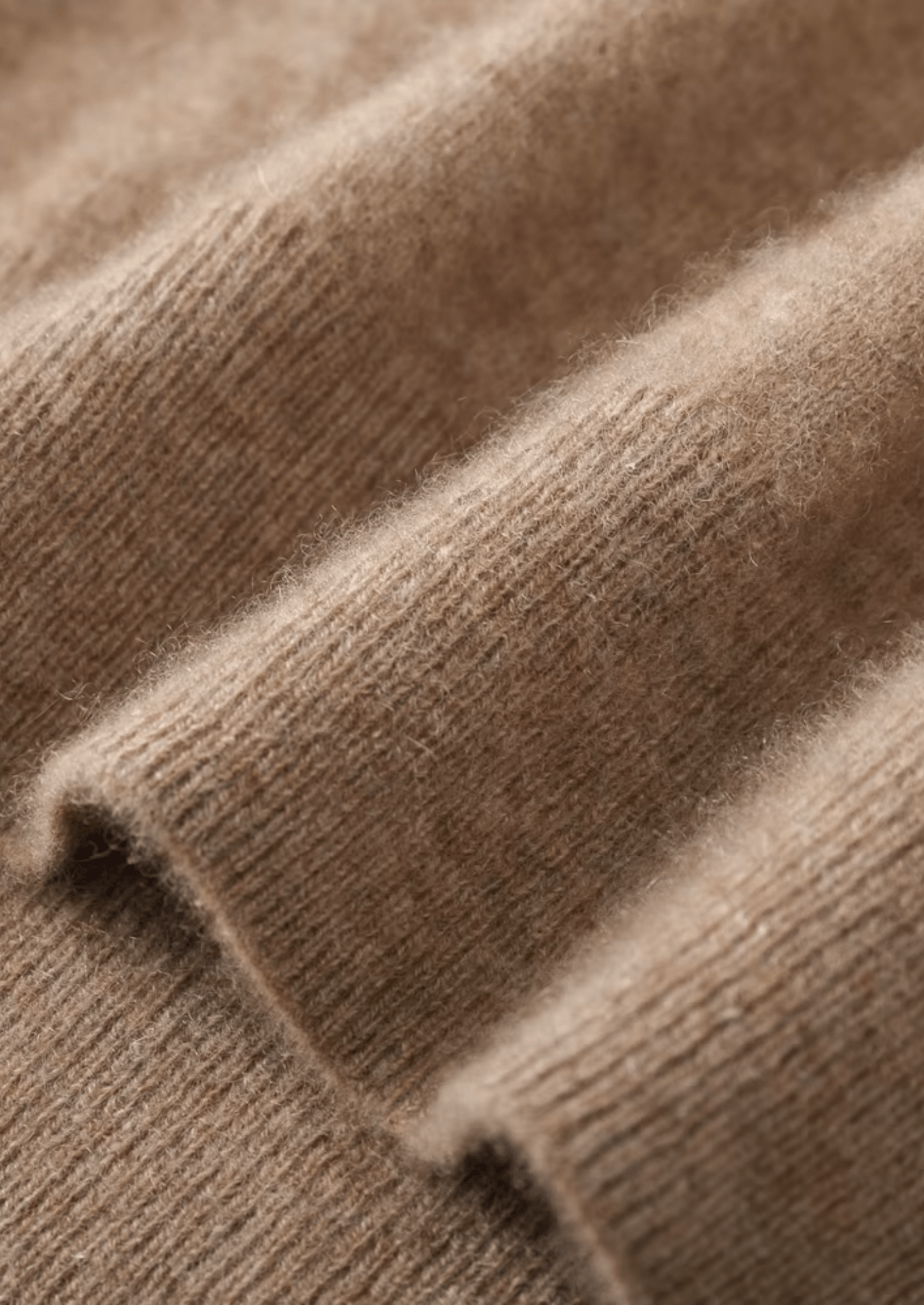 PURE EXTRA - FINE MERINO WOOL V - NECK VEST - Derada