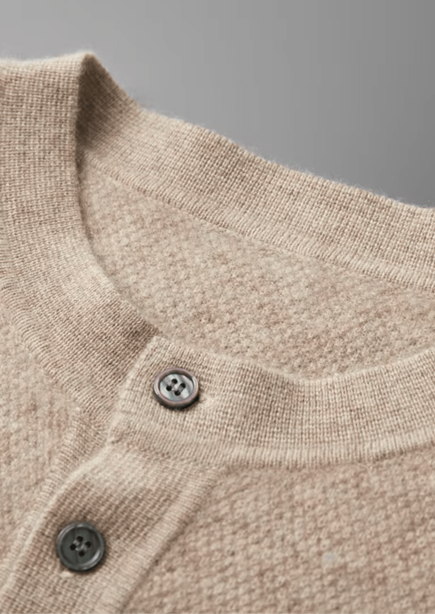PREMIUM CASHMERE CLASSIC HENLEY SWEATER - Derada
