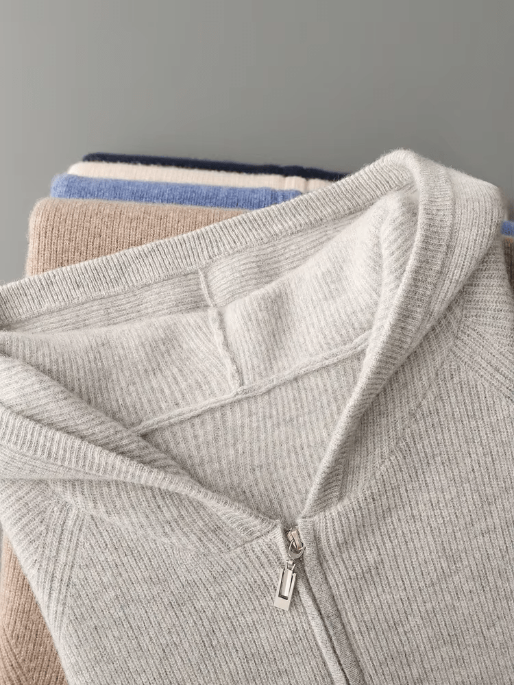 PURE EXTRA - FINE MERINO WOOL RIBBED ZIP HOODIE - Derada
